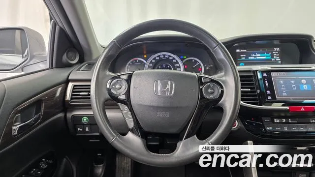 Honda Accord — фото 13