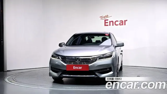 Honda Accord — фото 3