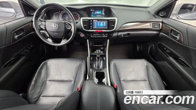 Honda Accord — фото 7