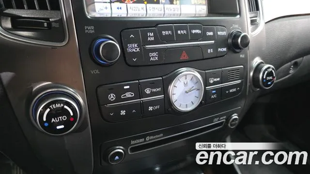 Hyundai Equus — фото 15