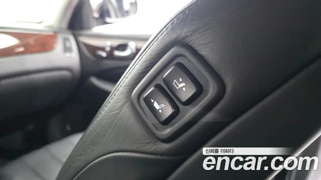 Hyundai Equus — фото 17