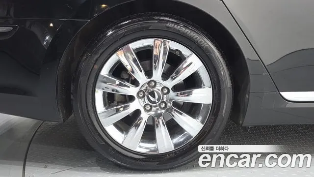 Hyundai Equus — фото 21