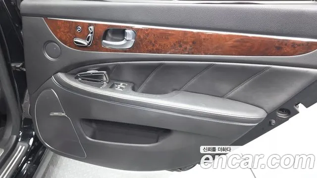Hyundai Equus — фото 25
