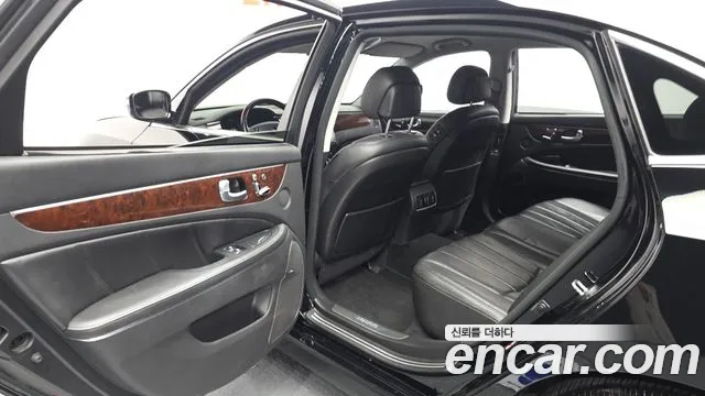 Hyundai Equus — фото 26