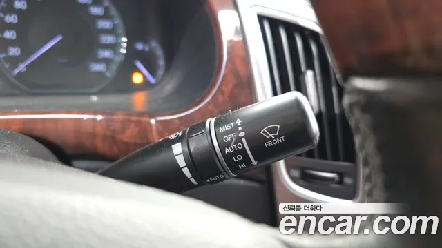 Hyundai Equus — фото 27