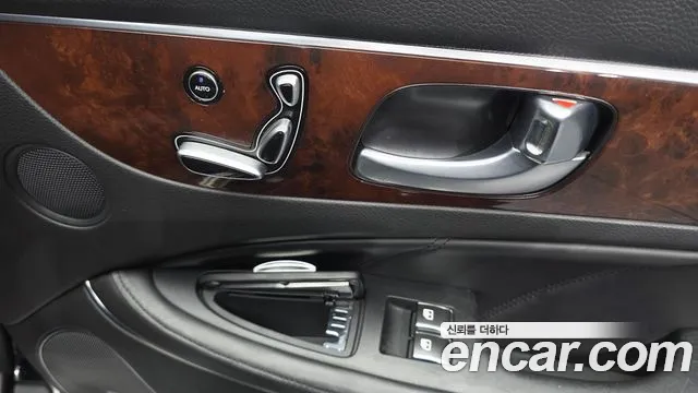 Hyundai Equus — фото 29