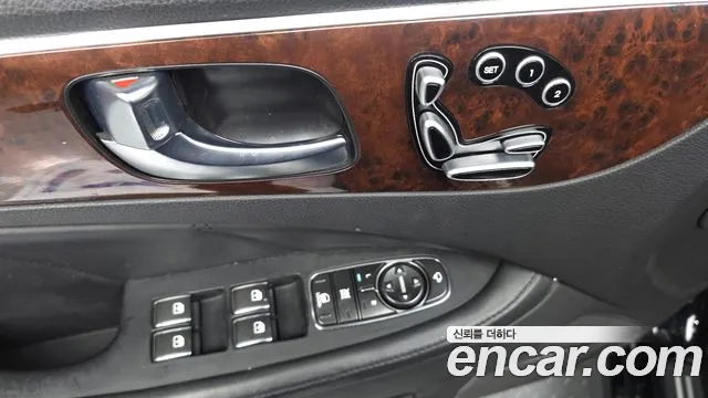Hyundai Equus — фото 30