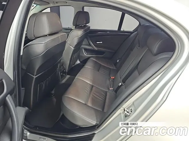 BMW 5-Series — фото 12