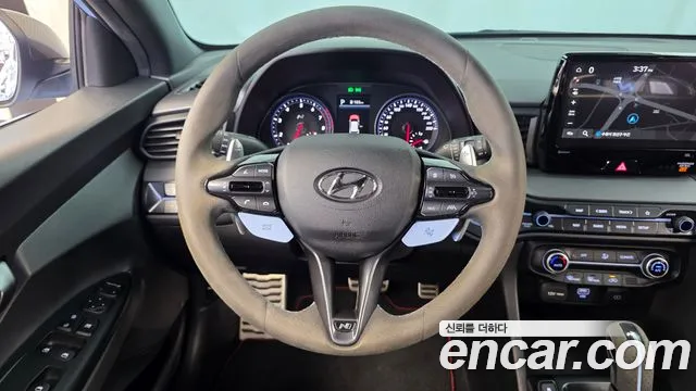 Hyundai Veloster — фото 12