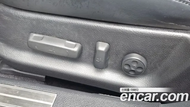 Hyundai Genesis — фото 17