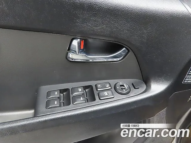 Kia Sportage — фото 11