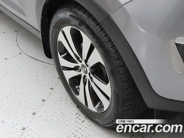 Kia Sportage — фото 14