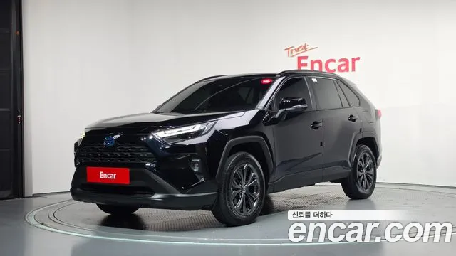Toyota RAV4 — фото 1
