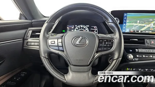 Lexus ES — фото 13