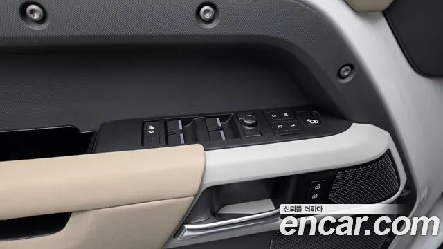 Land Rover Defender — фото 15