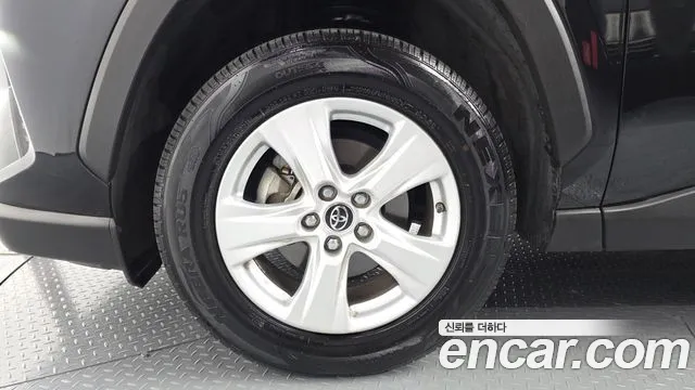 Toyota RAV4 — фото 21