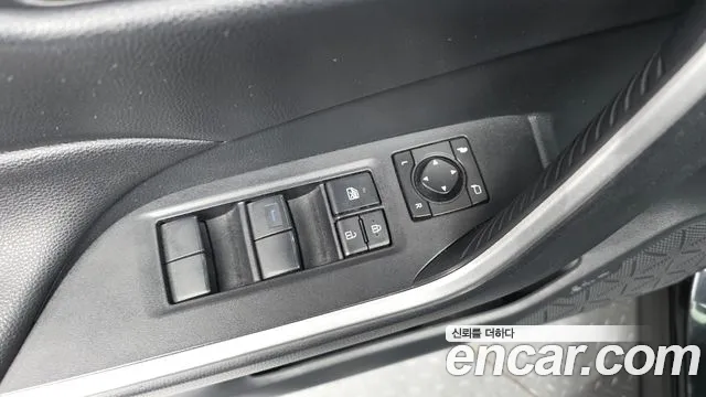 Toyota RAV4 — фото 29