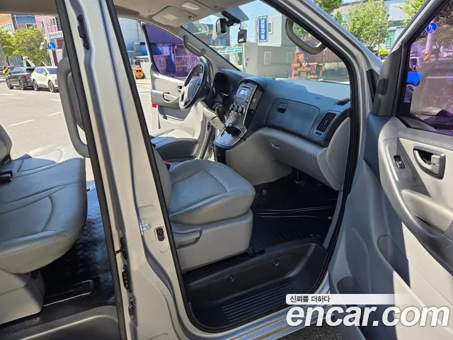 Hyundai Starex — фото 11