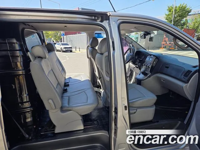 Hyundai Starex — фото 12