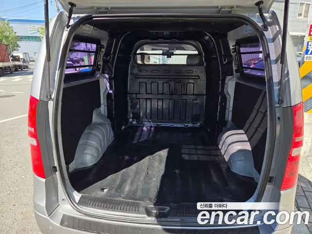 Hyundai Starex — фото 14