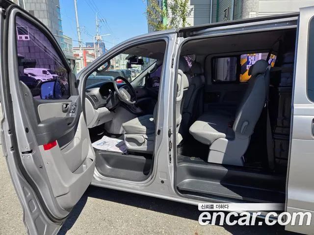 Hyundai Starex — фото 10