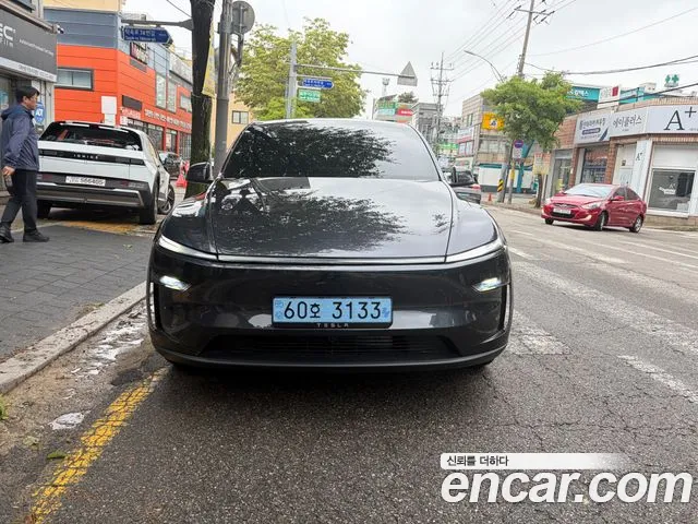 Tesla Model Y — фото 1