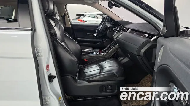 Land Rover Range Rover Evoque — фото 11
