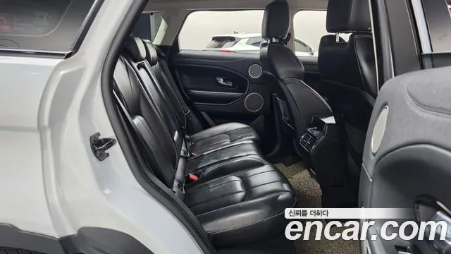 Land Rover Range Rover Evoque — фото 12