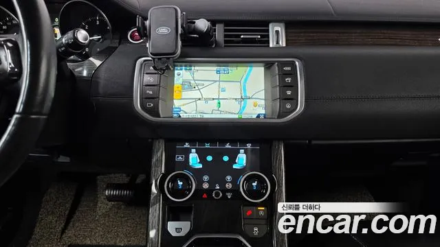 Land Rover Range Rover Evoque — фото 14