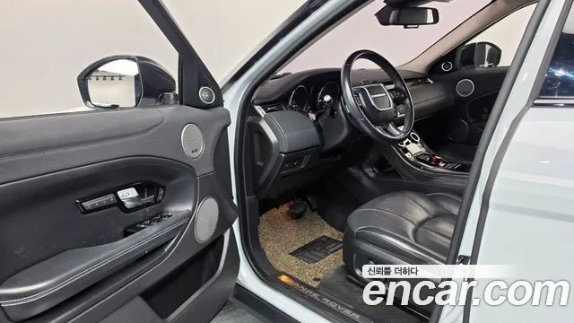 Land Rover Range Rover Evoque — фото 10
