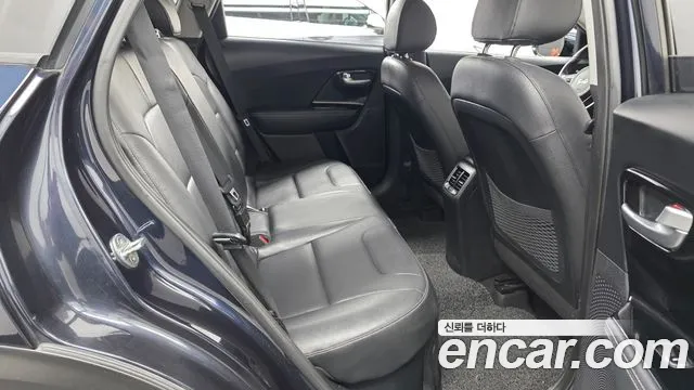 Kia Niro — фото 11