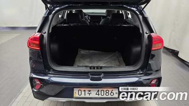 Kia Niro — фото 20