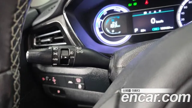 Kia Niro — фото 29