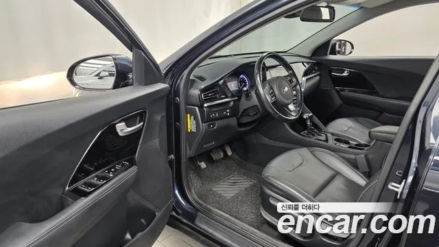 Kia Niro — фото 10
