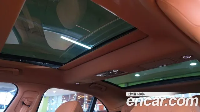 Bentley Flying Spur — фото 15