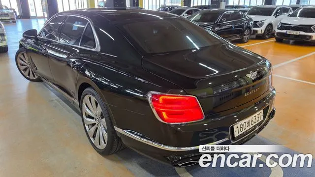 Bentley Flying Spur — фото 2