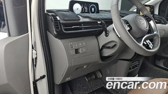 Hyundai Staria — фото 13
