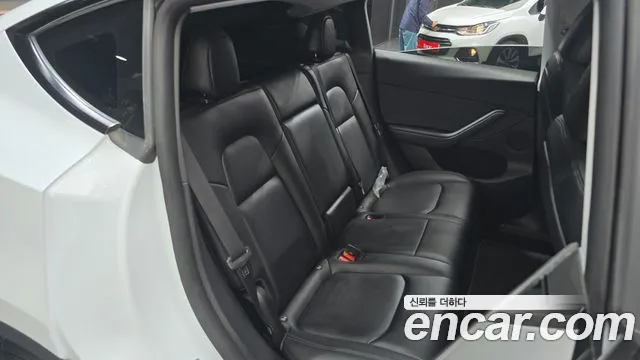 Tesla Model Y — фото 12