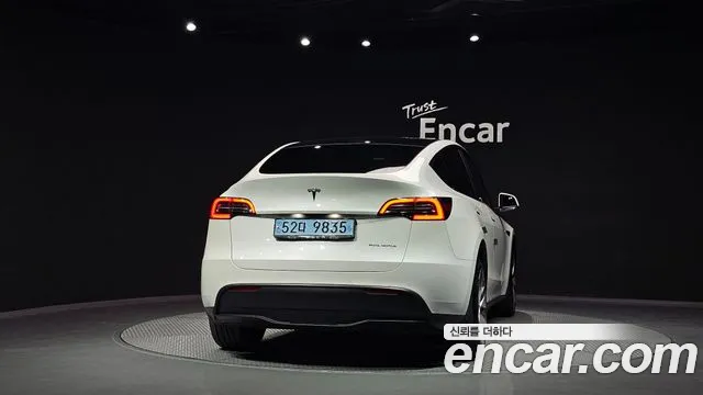 Tesla Model Y — фото 4