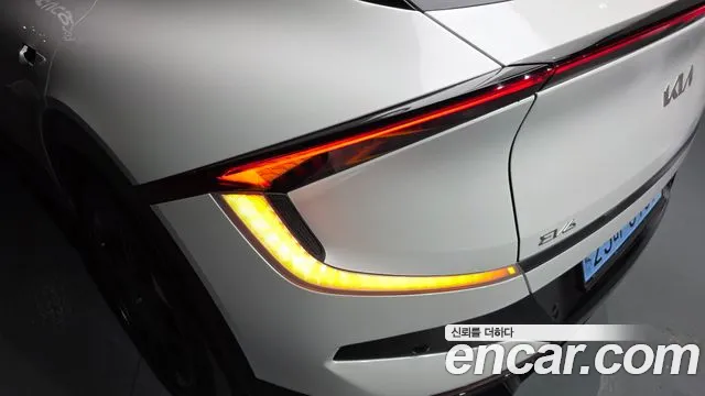 Kia EV6 — фото 24