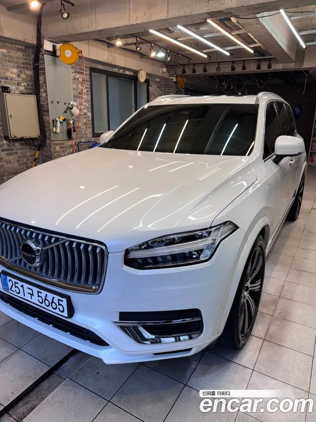 Volvo XC90 — фото 1