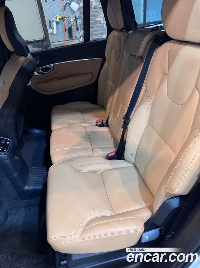 Volvo XC90 — фото 16