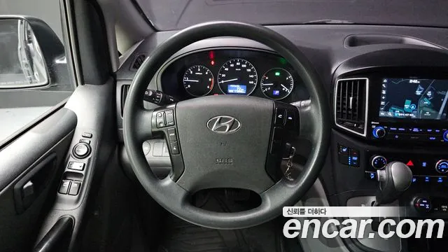 Hyundai Starex — фото 13