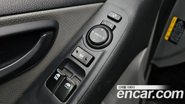 Hyundai Starex — фото 16