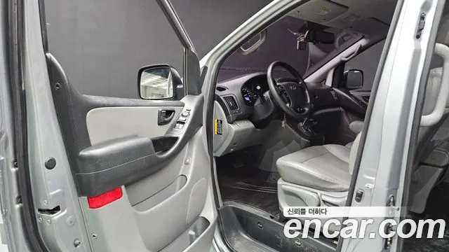 Hyundai Starex — фото 10