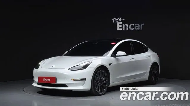 Tesla Model 3 — фото 1