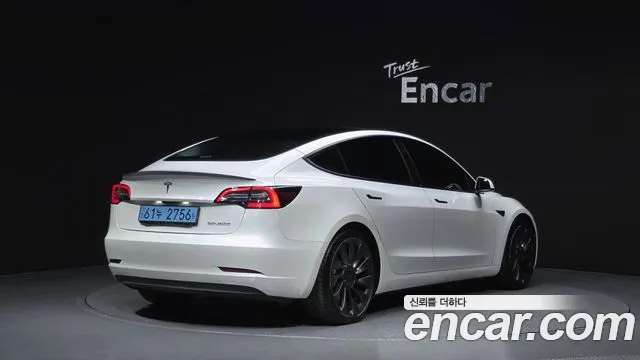 Tesla Model 3 — фото 2
