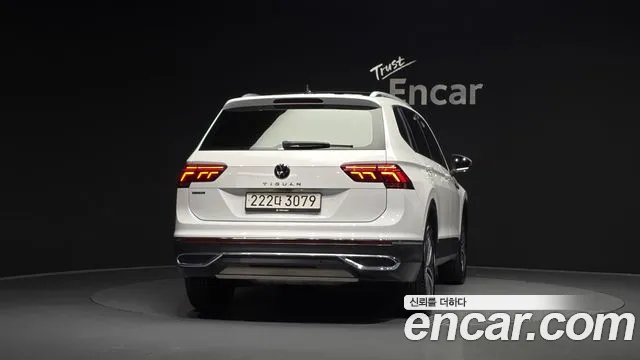 Volkswagen Tiguan — фото 4