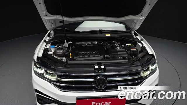 Volkswagen Tiguan — фото 6