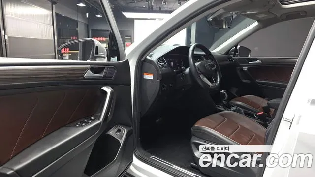 Volkswagen Tiguan — фото 10